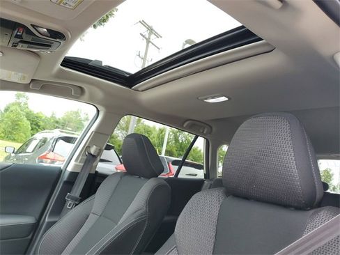 Used 2024 Subaru Outback Premium image 7