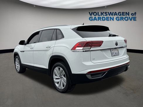 Used 2021 Volkswagen Atlas Cross Sport SE w/ Panoramic Sunroof Package image 5