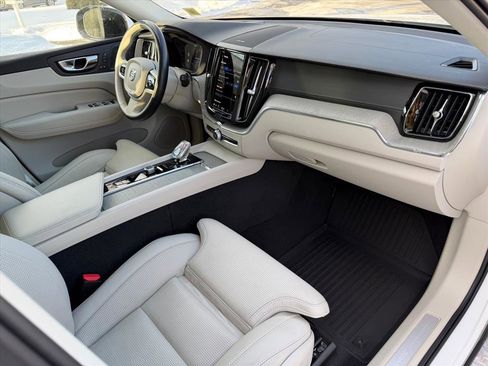 Used 2023 Volvo XC60 T8 Ultimate w/ Climate Package image 18