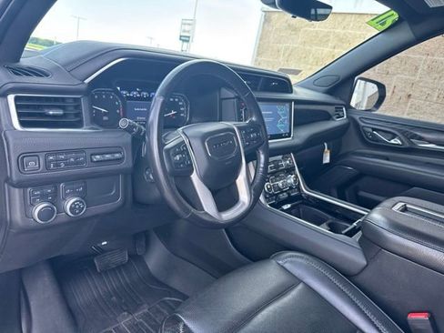 Used 2021 GMC Yukon Denali w/ Denali Premium Package AWD/4WD image 17