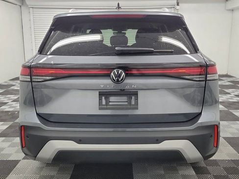 Used 2025 Volkswagen Tiguan S FWD image 5