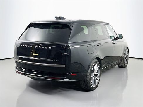 Used 2025 Land Rover Range Rover Long Wheelbase SE image 5