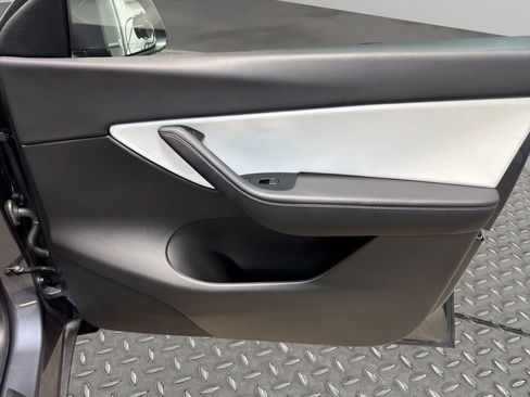 Used 2020 Tesla Model Y Performance image 21