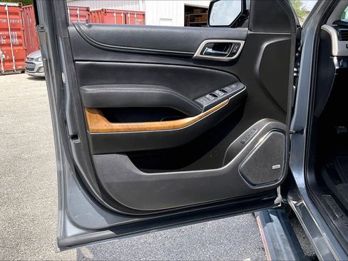 Used 2020 GMC Yukon XL Denali w/ Denali Premium Package image 22