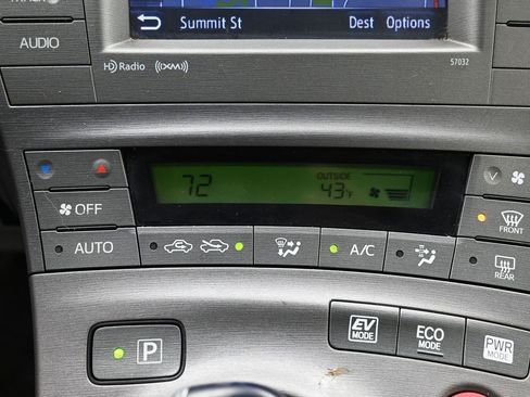 Used 2012 Toyota Prius Three w/ Solar Roof Pkg image 22