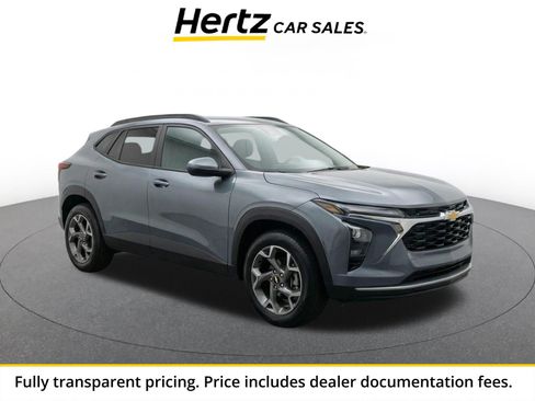 Used 2025 Chevrolet Trax LT FWD image 1