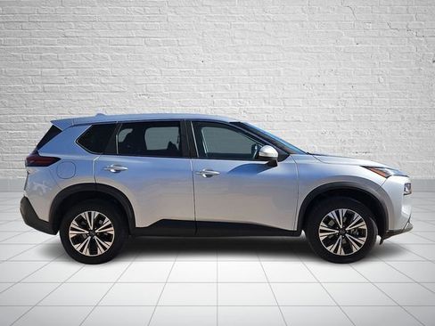 Used 2023 Nissan Rogue SV image 5
