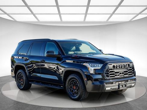 Used 2024 Toyota Sequoia TRD Pro AWD/4WD image 5