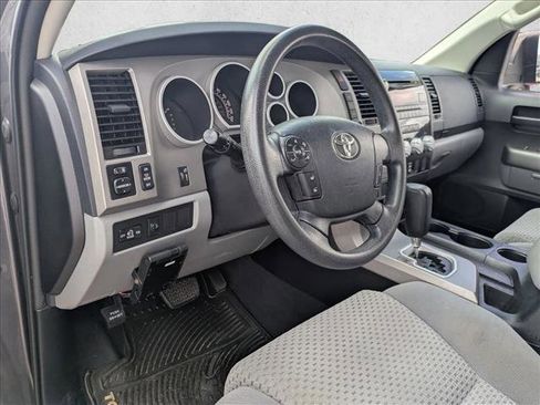 Used 2013 Toyota Tundra w/ SR5 Pkg image 9