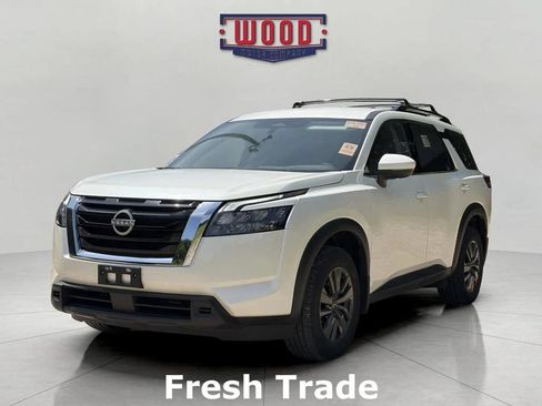 Used 2024 Nissan Pathfinder SV AWD/4WD image 3