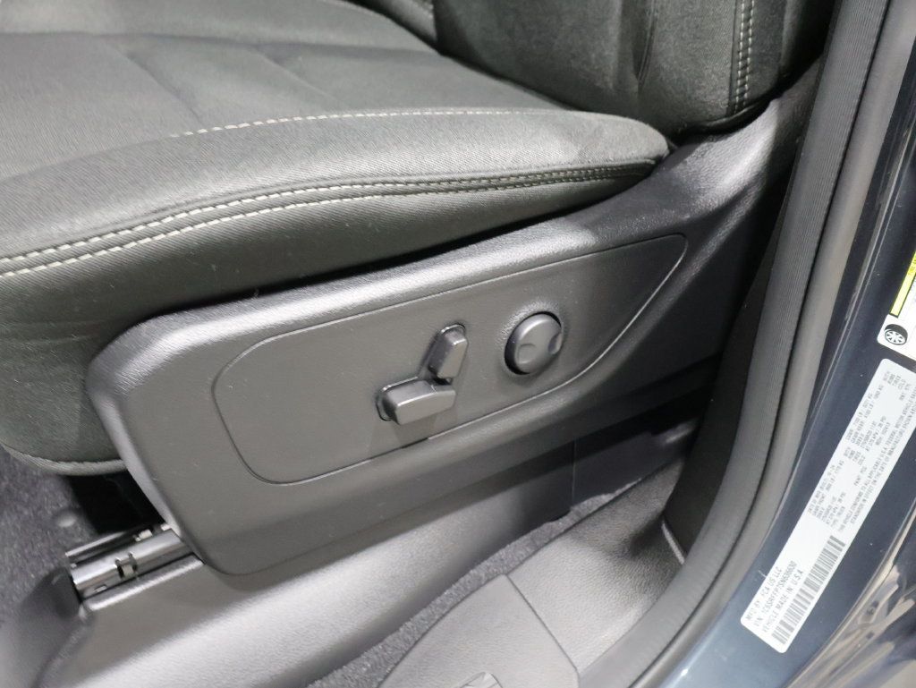 Used 2025 RAM 1500 Big Horn AWD/4WD image 11