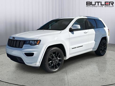 Used 2019 Jeep Grand Cherokee Altitude image 2