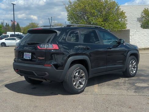 Used 2020 Jeep Cherokee Trailhawk w/ Comfort/Convenience Group AWD/4WD image 3