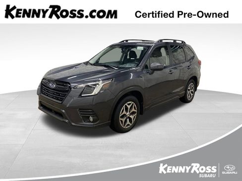 Used 2023 Subaru Forester Premium AWD/4WD image 1