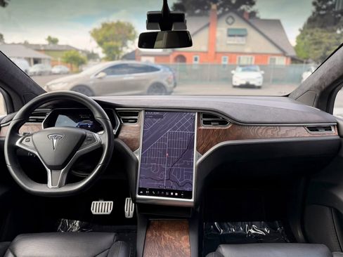 Used 2016 Tesla Model X Performance AWD/4WD image 10
