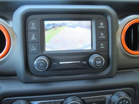 Used 2018 Jeep Wrangler Unlimited Sport S AWD/4WD image 28