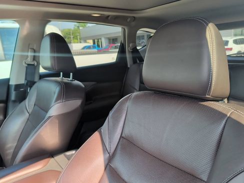 Used 2016 Nissan Murano Platinum w/ Platinum Technology Package FWD image 3