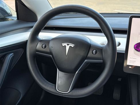 Used 2023 Tesla Model 3 Standard Range image 26