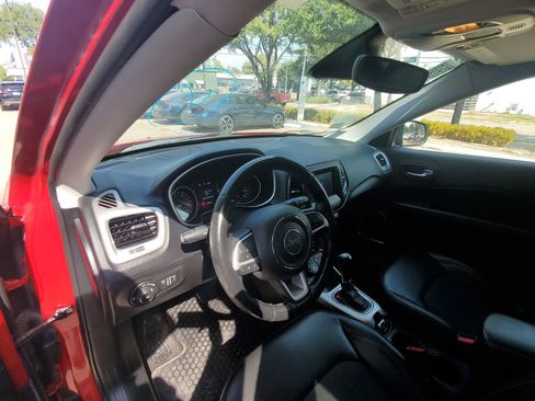 Used 2019 Jeep Compass Latitude w/ Cold Weather Group AWD/4WD image 13