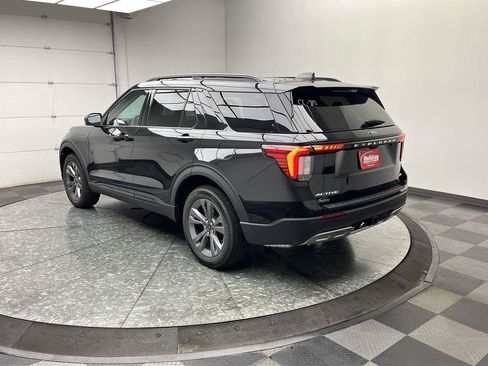 Used 2026 Ford Explorer Active w/ Active Comfort Package AWD/4WD image 2