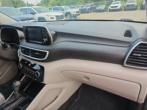 Used 2020 Hyundai Tucson Value FWD image 12
