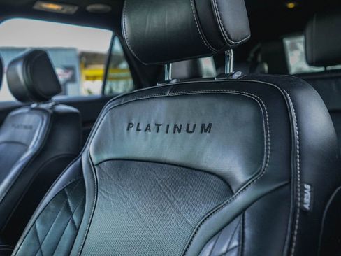 Used 2017 Ford Explorer Platinum image 17