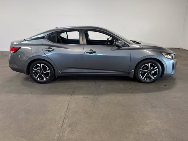 Used 2024 Nissan Sentra SV FWD image 2