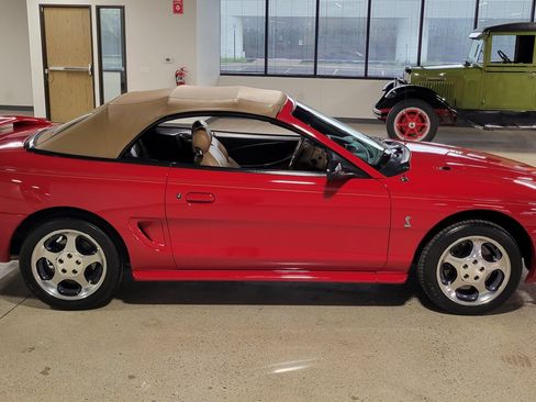 Used 1994 Ford Mustang GT RWD image 34