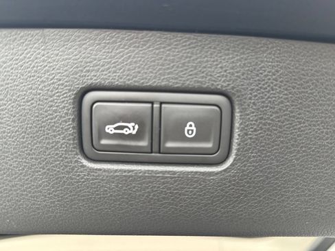 Used 2025 Genesis GV80 2.5T Standard AWD/4WD image 17