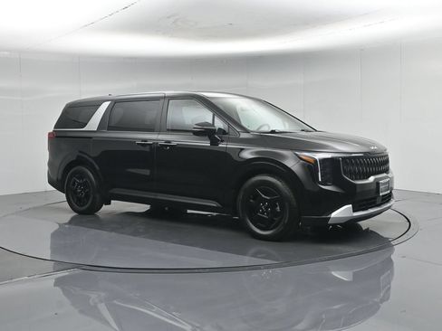 Used 2026 Kia Carnival FWD image 28
