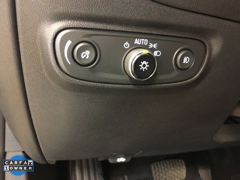 Used 2024 Chevrolet Equinox Premier image 37