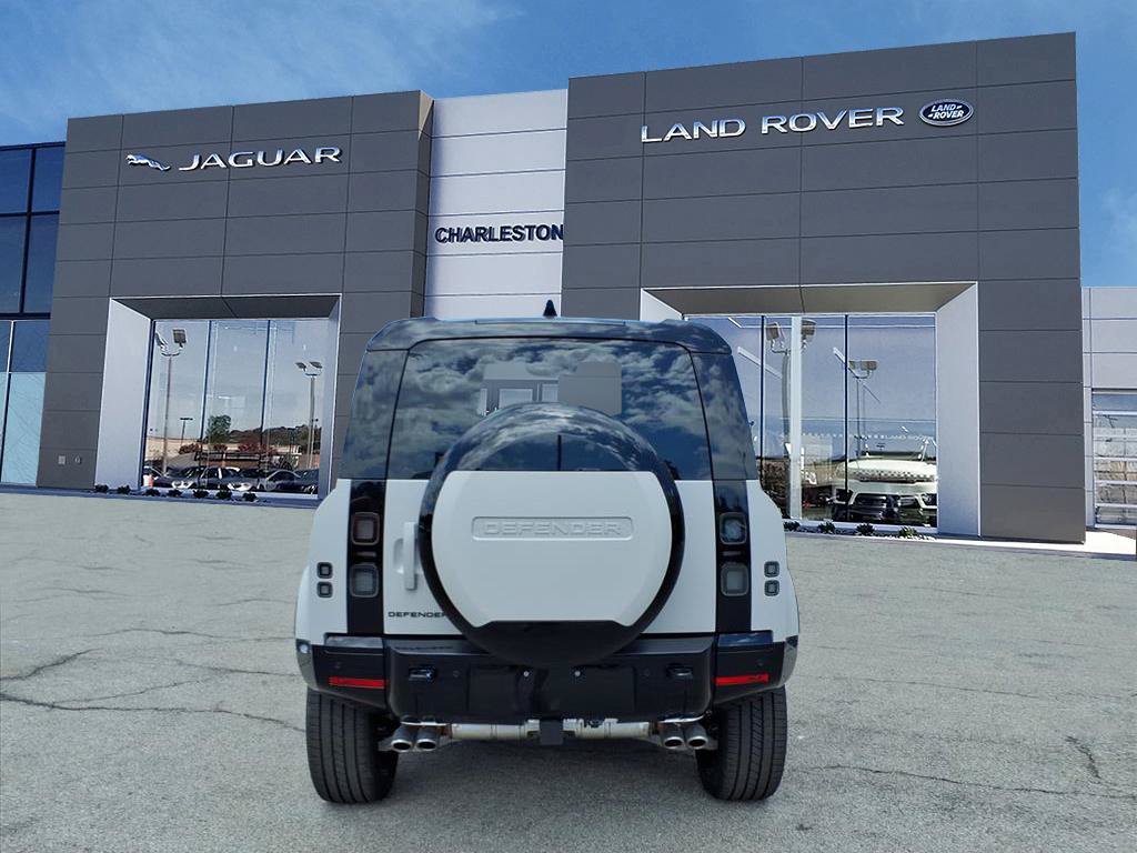 New 2026 Land Rover Defender 110 X-Dynamic SE AWD/4WD image 4