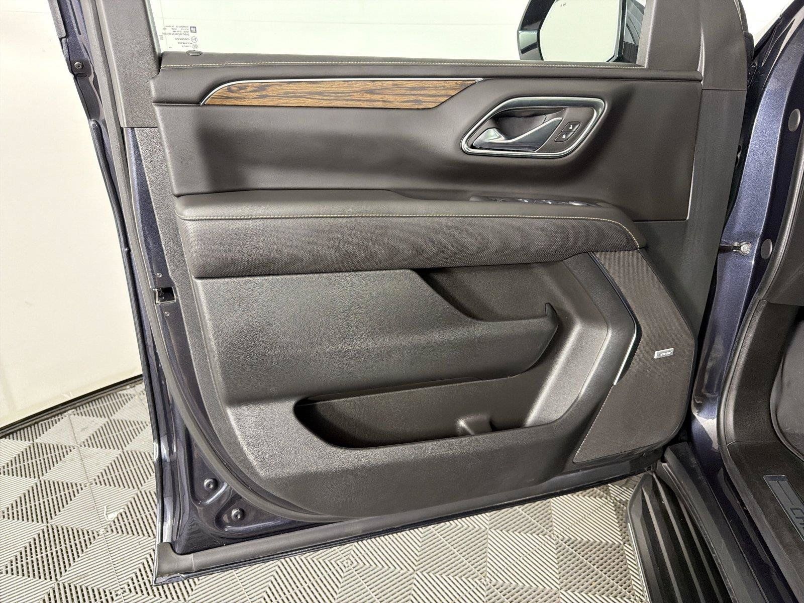 Certified 2024 Chevrolet Tahoe Premier w/ Premium Package RWD image 8