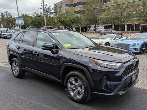 Used 2022 Toyota RAV4 XLE w/ Convenience Package AWD/4WD image 5