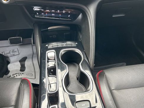 Used 2022 Buick Envision Essence w/ Sport Touring Package image 14