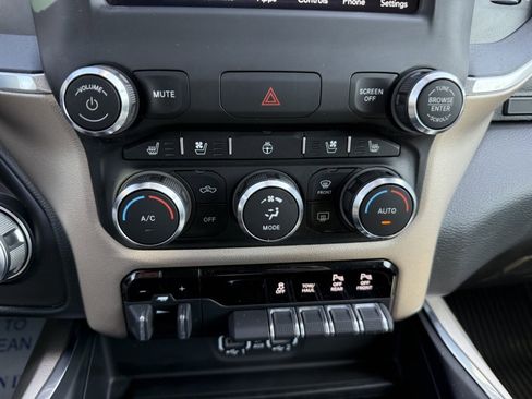 Used 2020 RAM 1500 Laramie AWD/4WD image 30