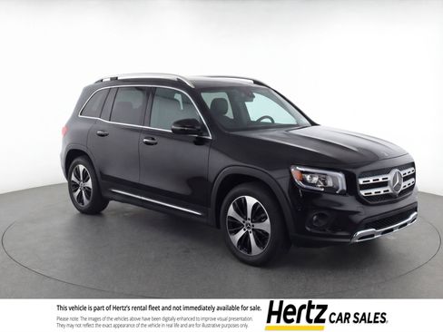 Used 2025 Mercedes-Benz GLB 250 4MATIC image 1