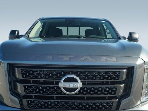 Used 2024 Nissan Titan SV w/ SV Convenience Package image 36
