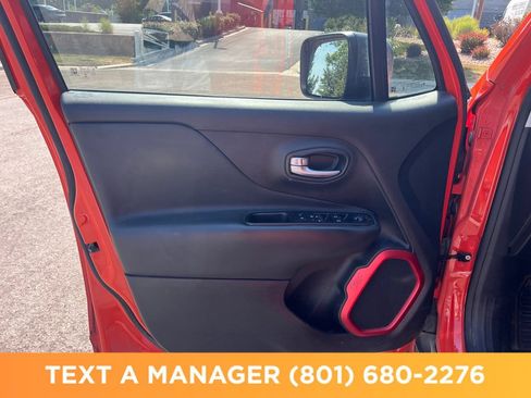 Used 2017 Jeep Renegade Trailhawk w/ Popular Equipment Group AWD/4WD image 10