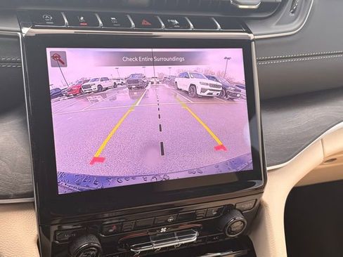 New 2025 Jeep Grand Cherokee Limited AWD/4WD image 23