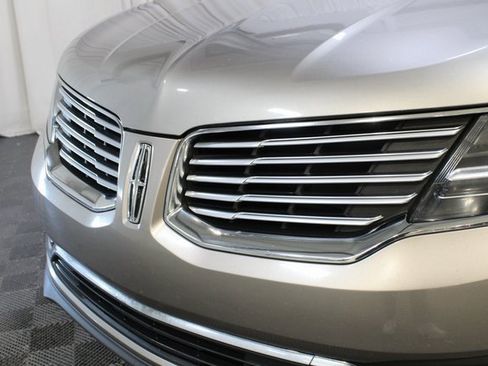Used 2018 Lincoln MKX Reserve w/ Lincoln MKX Climate Package image 30