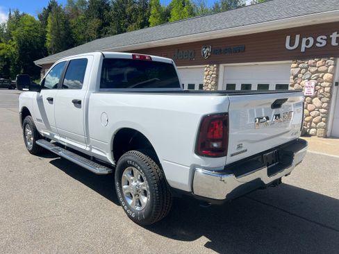 New 2026 RAM 2500 Big Horn AWD/4WD image 7