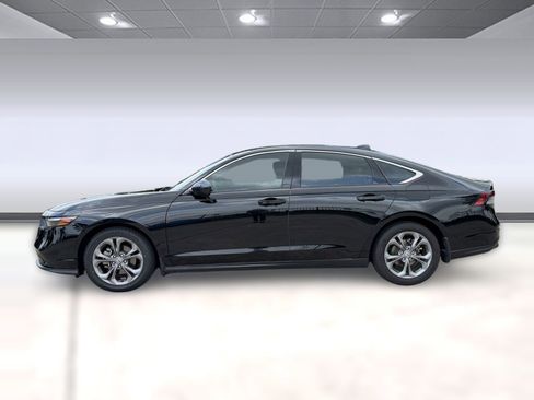 Used 2024 Honda Accord EX image 2