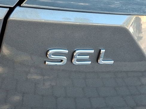 Used 2025 Volkswagen Atlas SEL Premium R-Line image 33