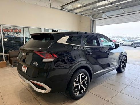 Used 2025 Kia Sportage EX image 5
