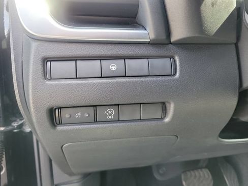 Used 2023 Nissan Rogue SV FWD image 9