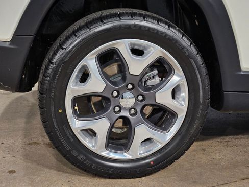 Used 2019 Jeep Compass Limited w/ Safety & Security Group image 17