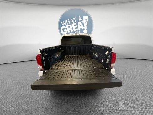 Used 2018 Toyota Tacoma TRD Sport image 23