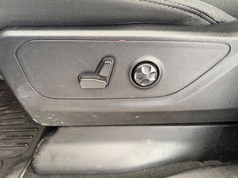 Used 2021 RAM 1500 Big Horn RWD image 40