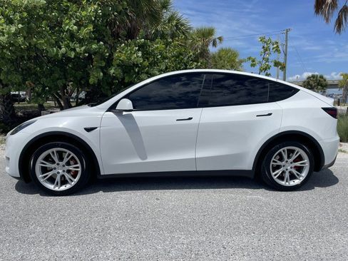 Used 2021 Tesla Model Y Long Range AWD/4WD image 3
